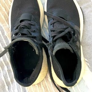 Women’s Adidas 7.5